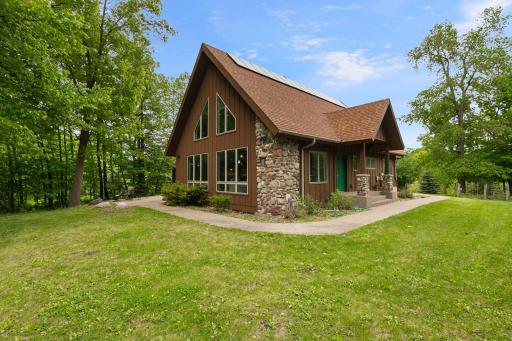 4-web-or-mls-37618 Sugar Maple Ln, Montgomery, MN_0004.jpg