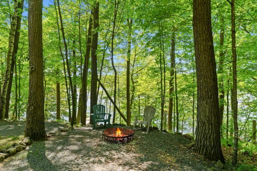 The fire pit provide beautriful views as well as an up and close feel with Mother Nature.