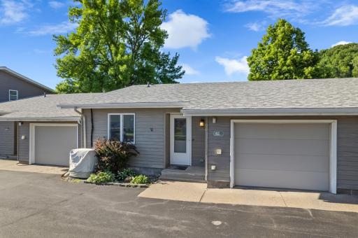 1402 Mcnally Drive, B, Winona, MN 55987