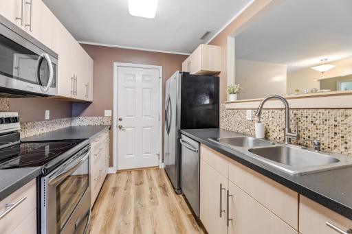 1402 Mcnally Drive, B, Winona, MN 55987