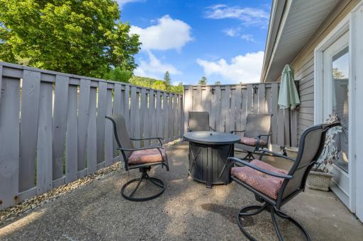 1402 Mcnally Drive, B, Winona, MN 55987