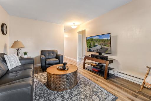 1402 Mcnally Drive, B, Winona, MN 55987