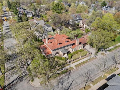 1724 Summit Avenue, Minneapolis, MN 55403