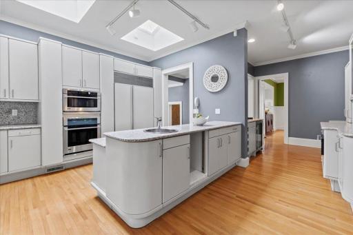 1724 Summit Avenue, Minneapolis, MN 55403