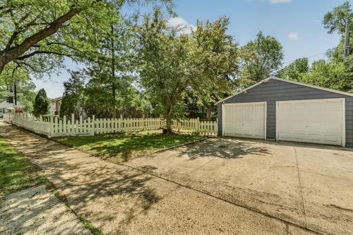 1006 10th Street NE, Rochester, MN 55906