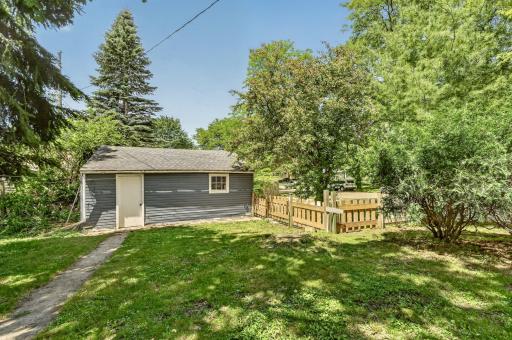 1006 10th Street NE, Rochester, MN 55906