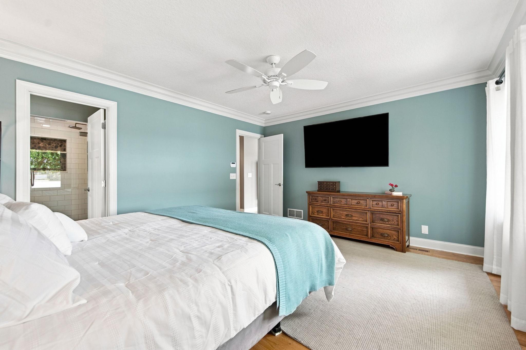 Primary suite