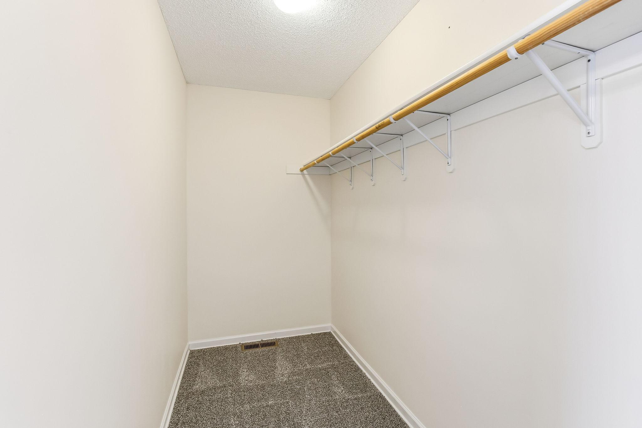 31-web-or-mls-3026-Morgan-Ave-31.jpg