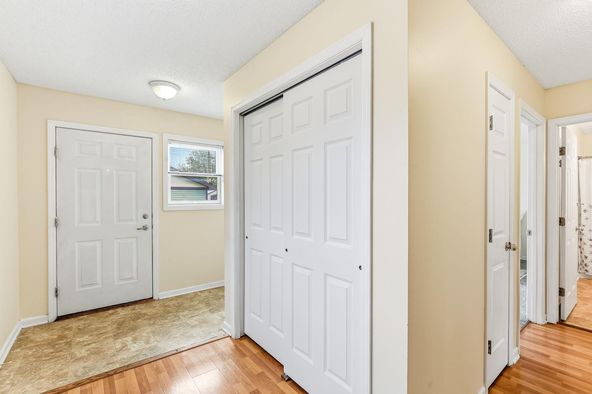 20-web-or-mls-3026-Morgan-Ave-20.jpg