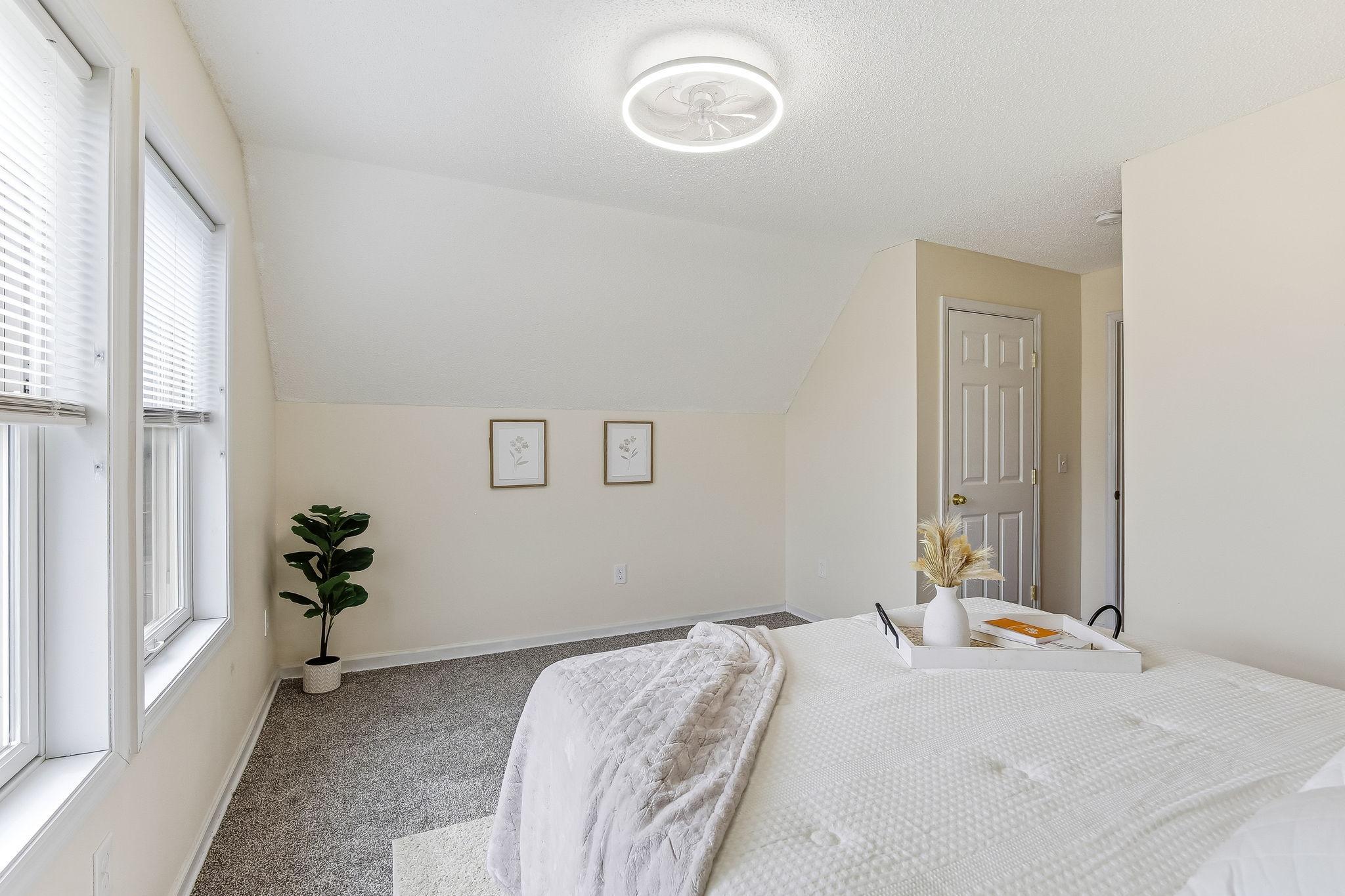 30-web-or-mls-3026-Morgan-Ave-30.jpg