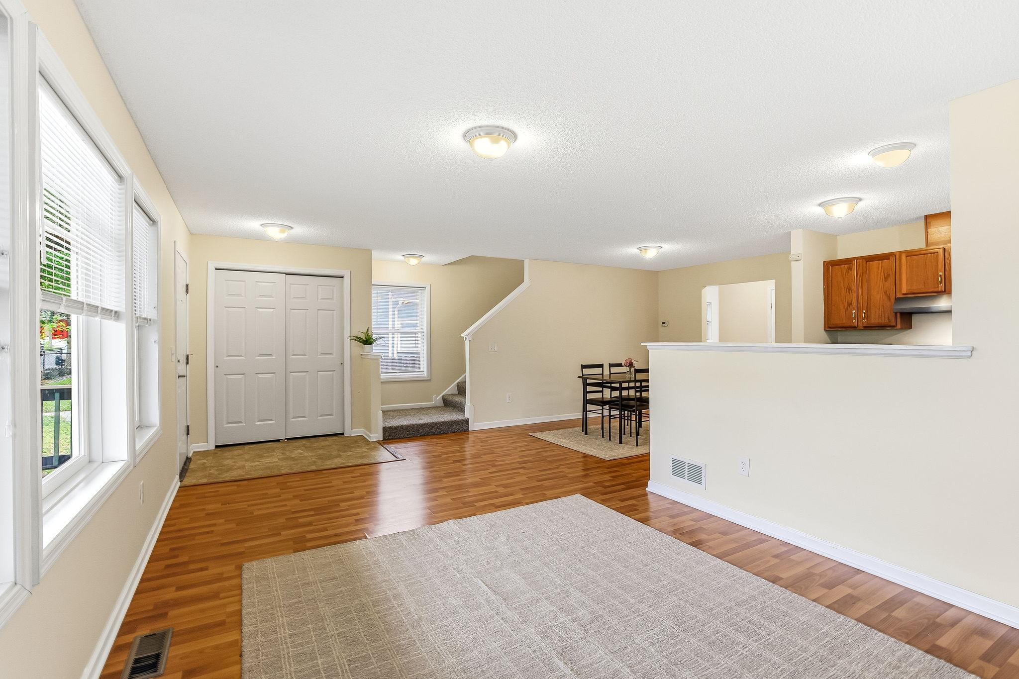 8-web-or-mls-3026-Morgan-Ave-08.jpg