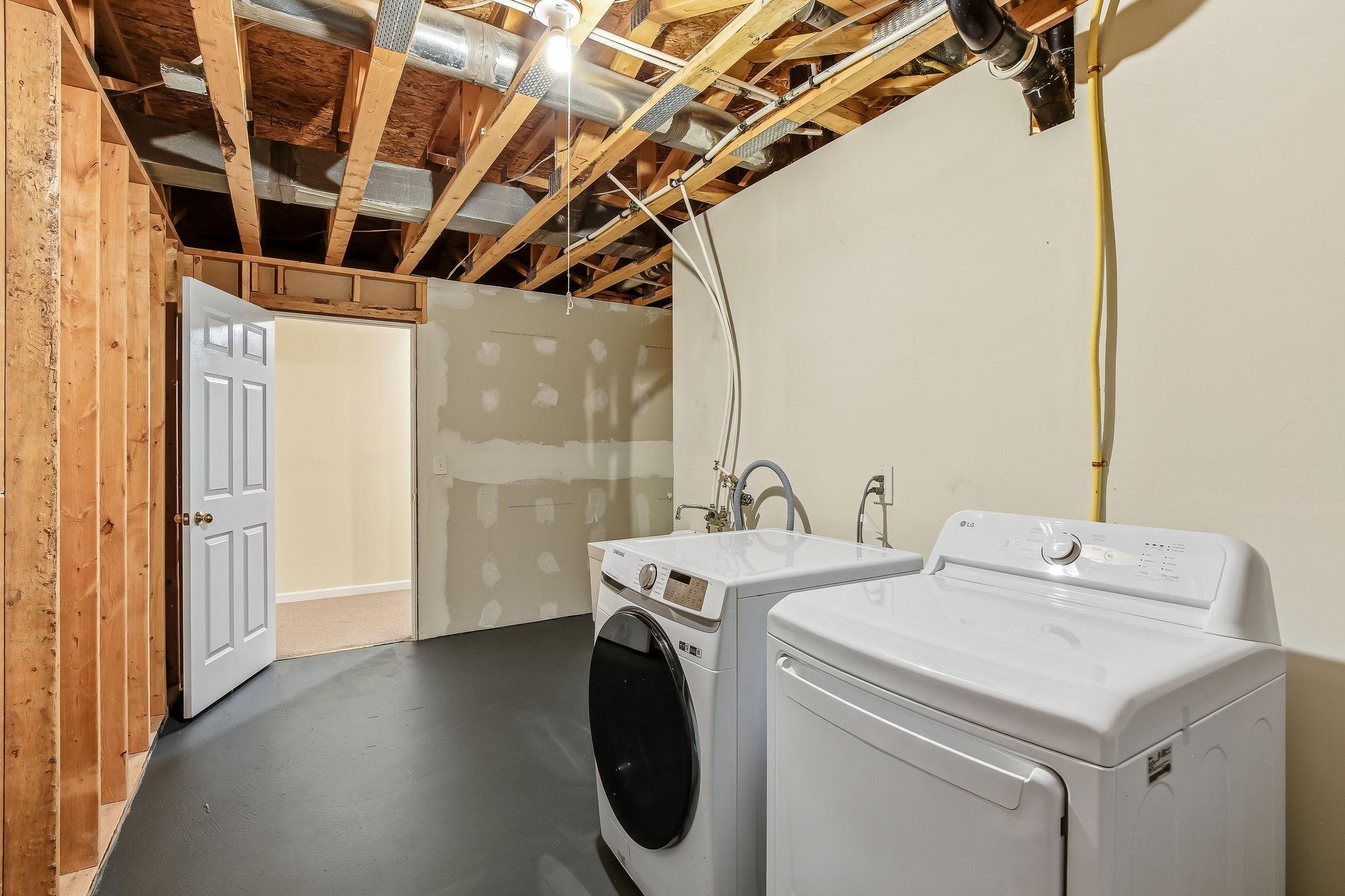 43-web-or-mls-3026-Morgan-Ave-43.jpg