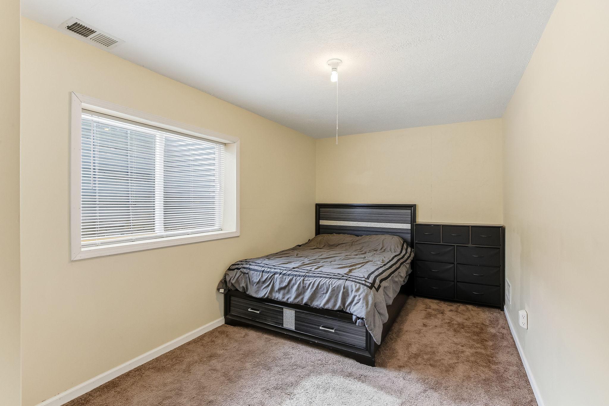 40-web-or-mls-3026-Morgan-Ave-40.jpg