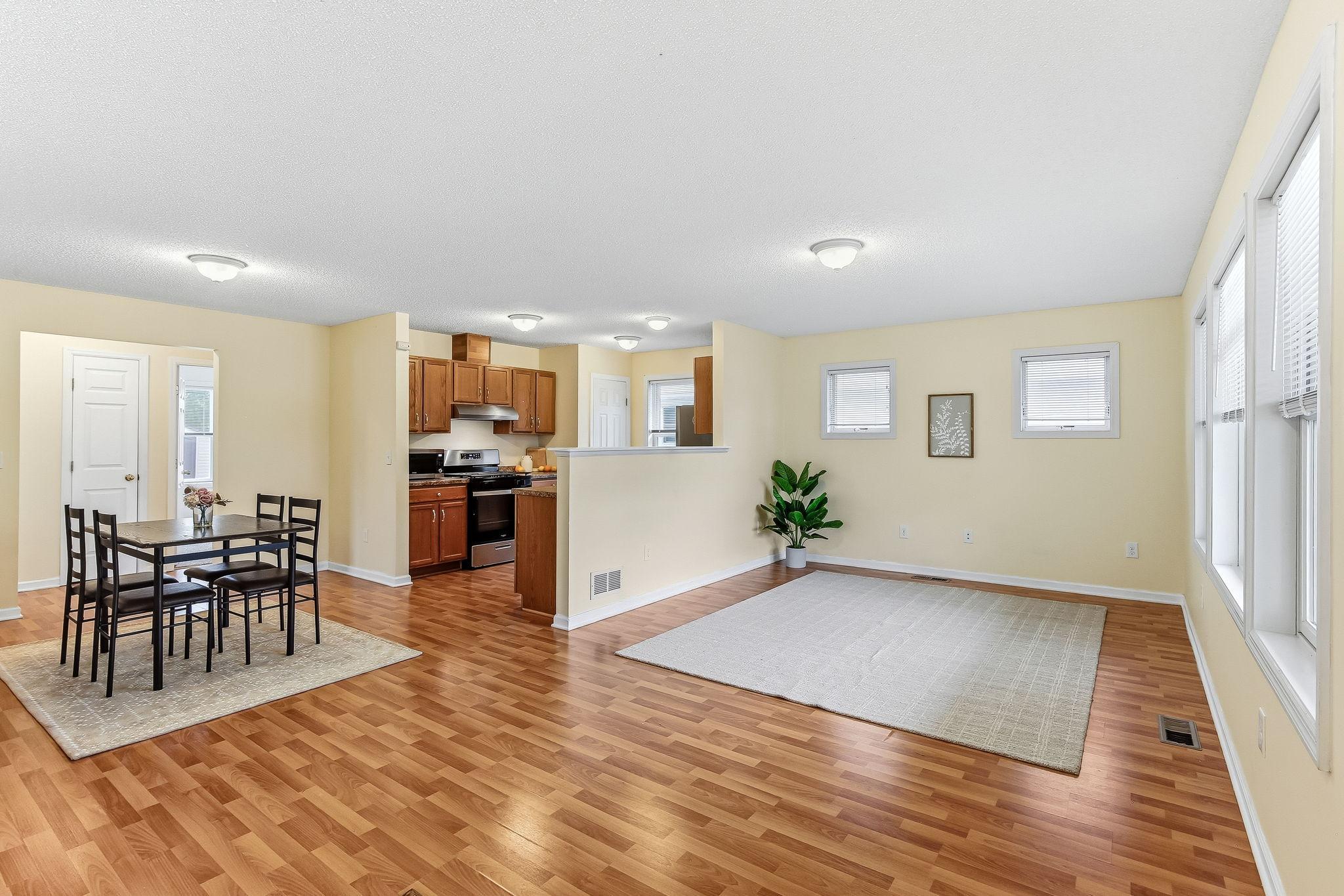 6-web-or-mls-3026-Morgan-Ave-06.jpg