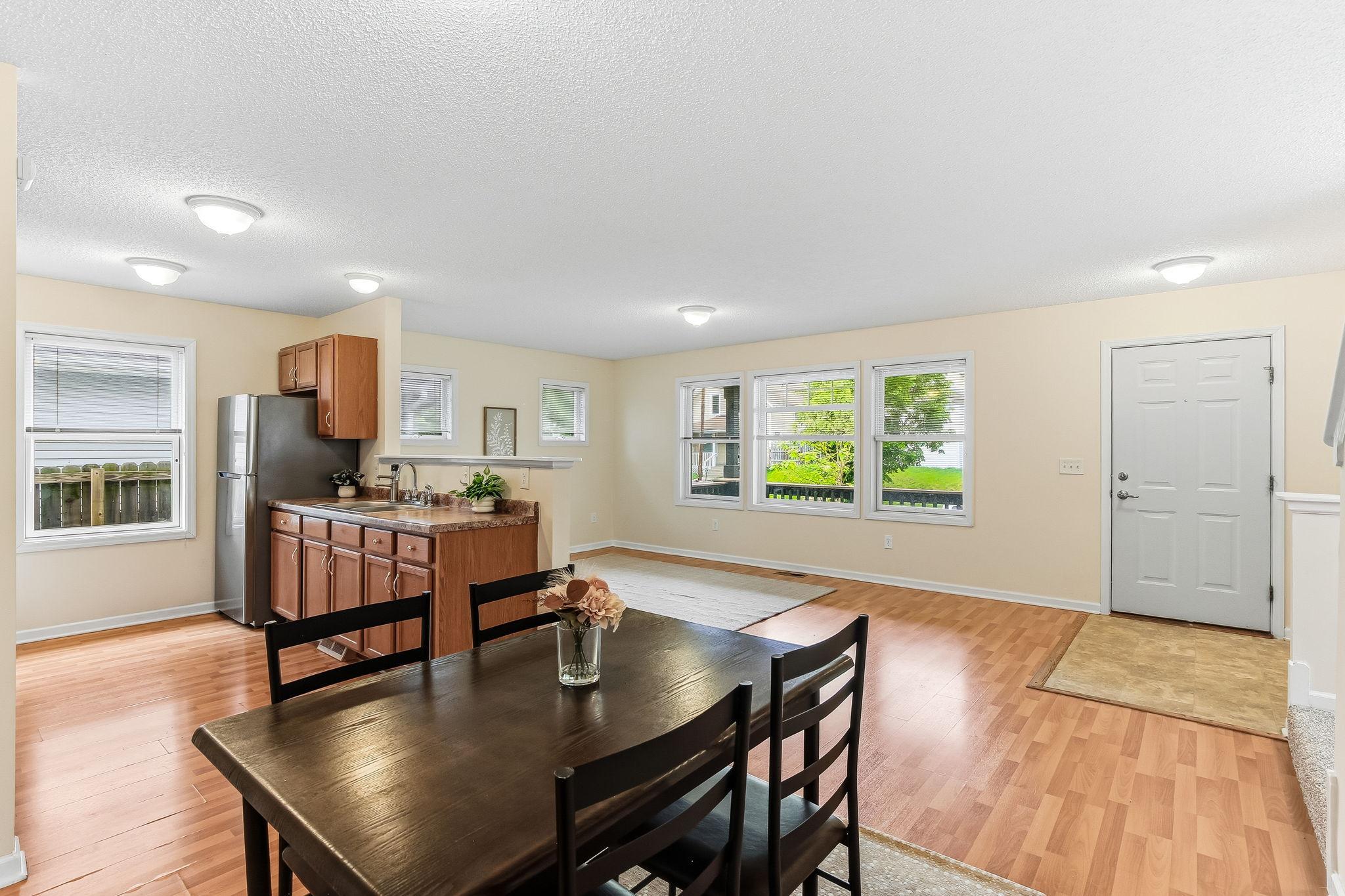11-web-or-mls-3026-Morgan-Ave-11.jpg