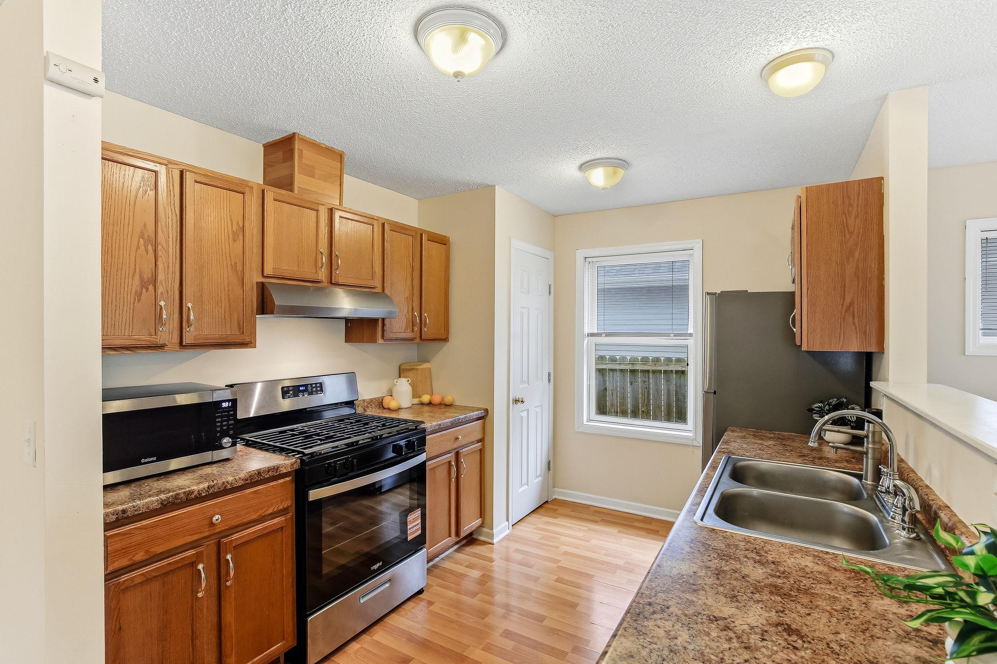 12-web-or-mls-3026-Morgan-Ave-12.jpg