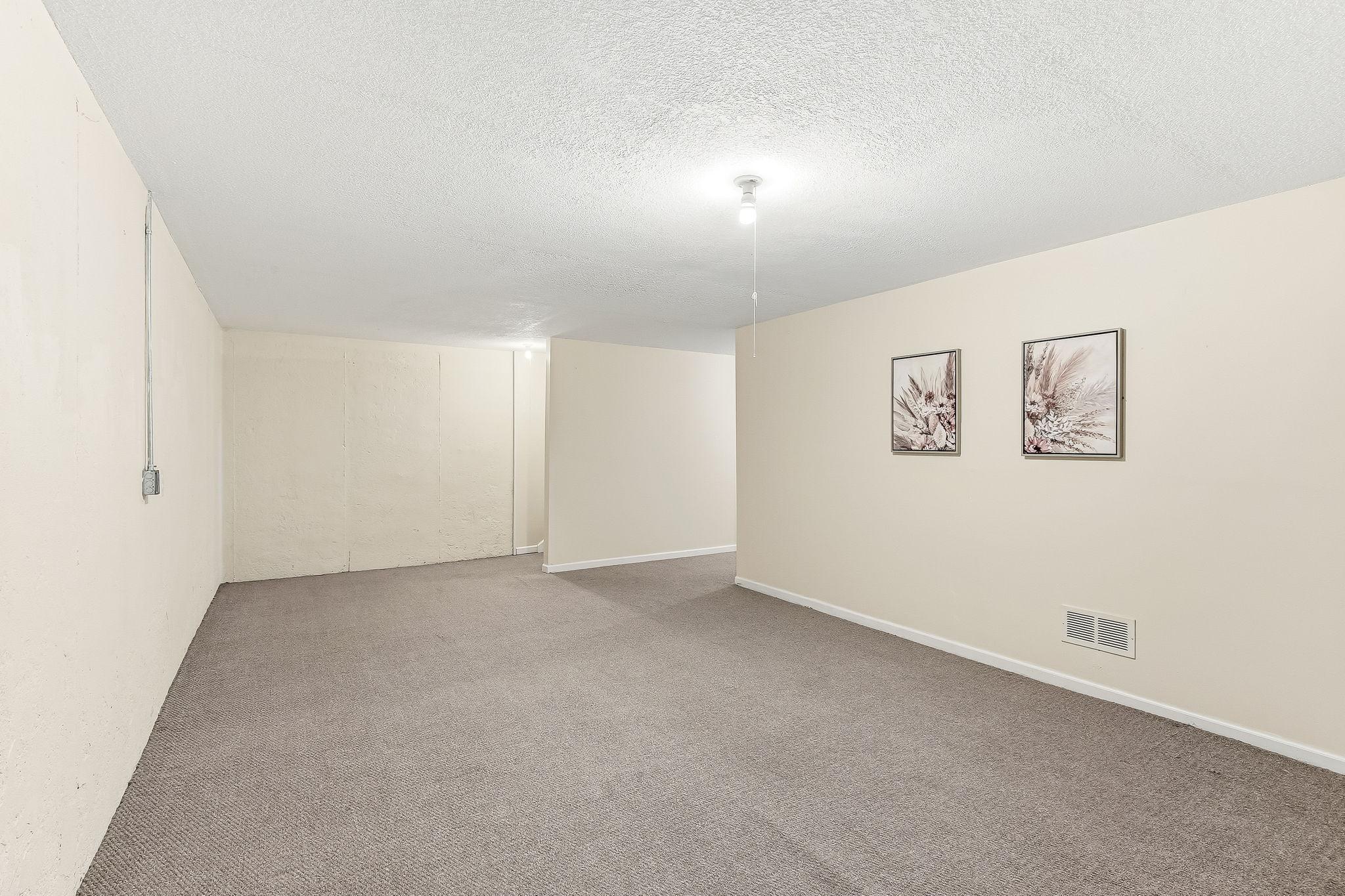 36-web-or-mls-3026-Morgan-Ave-36.jpg