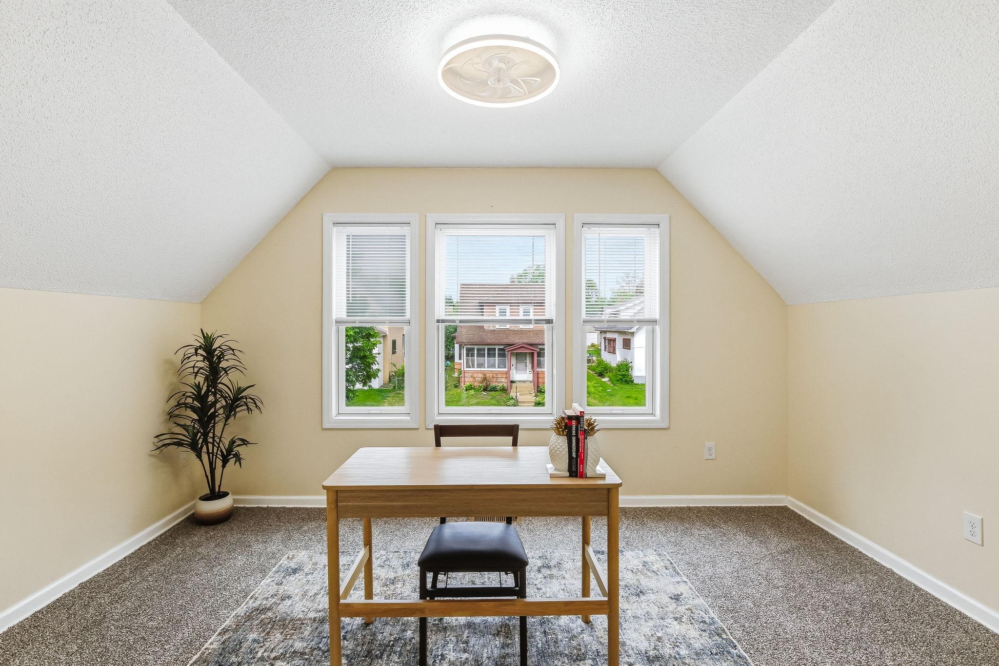 27-web-or-mls-3026-Morgan-Ave-27.jpg