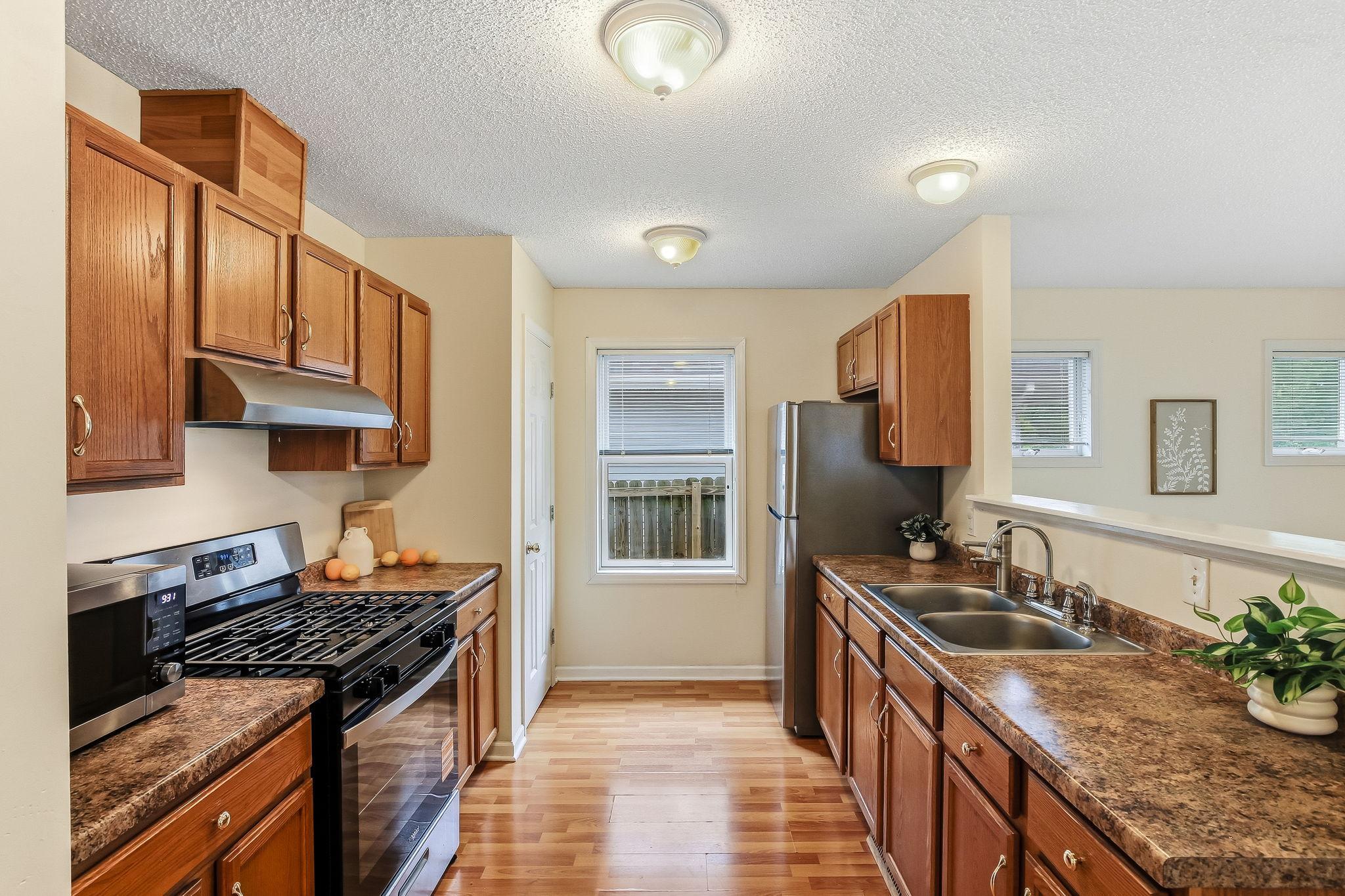 13-web-or-mls-3026-Morgan-Ave-13.jpg