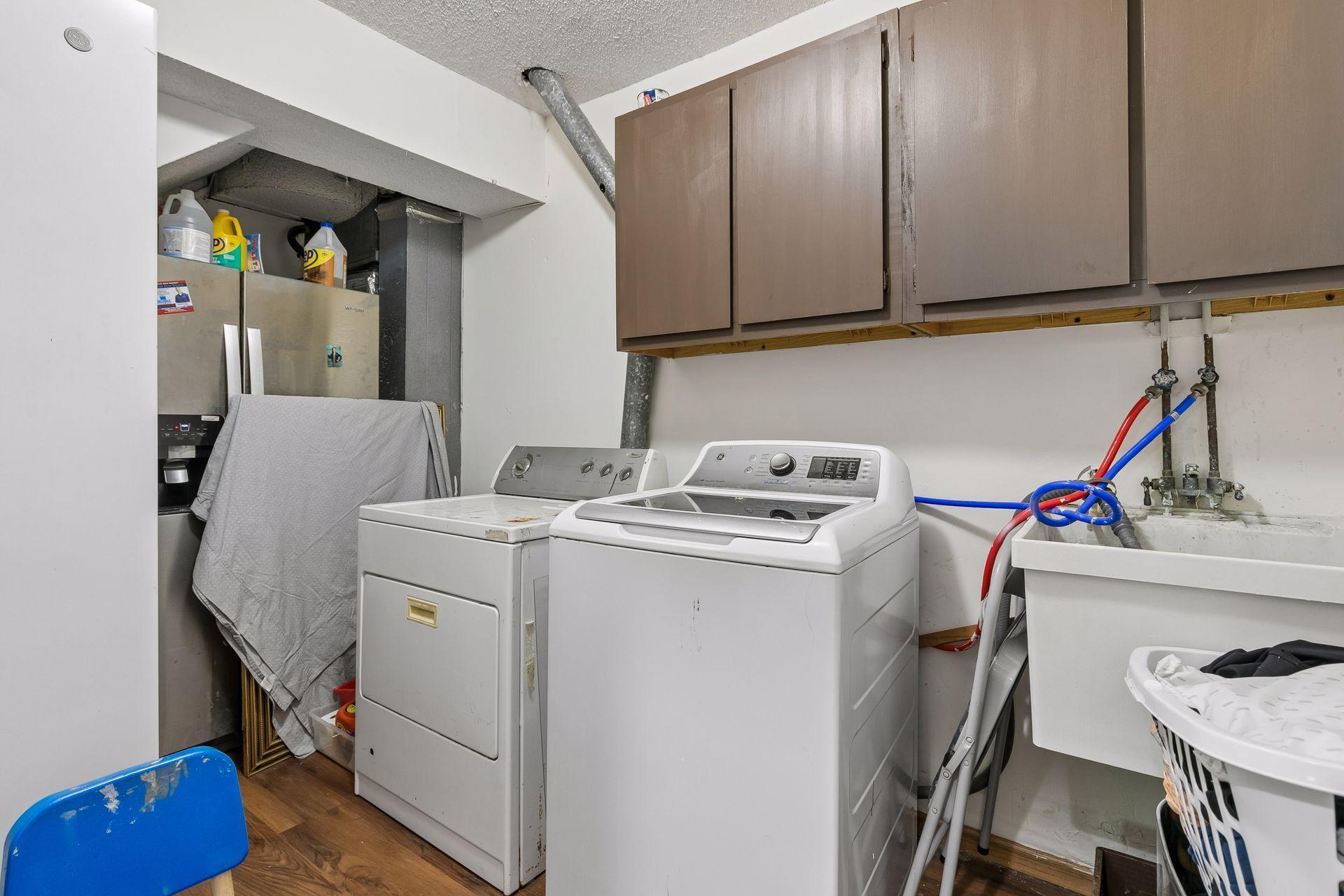 Lower level laundry room