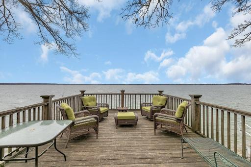 271 Lake Avenue N, Spicer, MN 56288