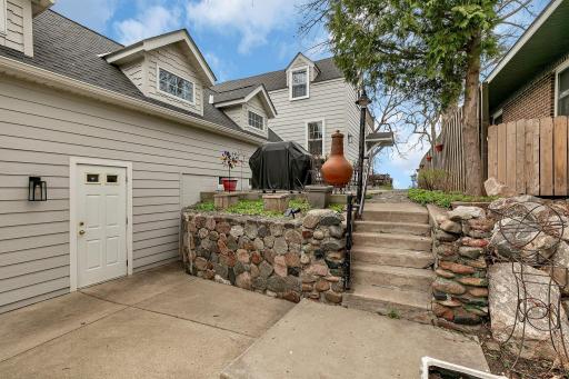 271 Lake Avenue N, Spicer, MN 56288
