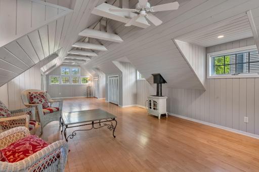 271 Lake Avenue N, Spicer, MN 56288