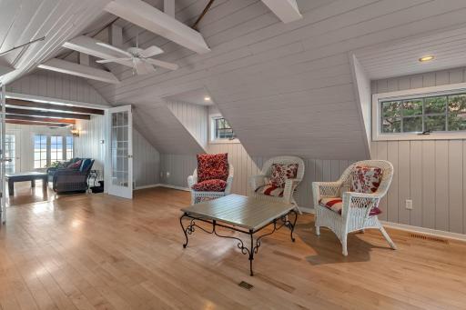 271 Lake Avenue N, Spicer, MN 56288
