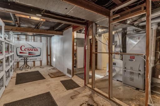 271 Lake Avenue N, Spicer, MN 56288