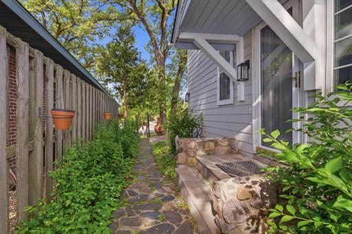 271 Lake Avenue N, Spicer, MN 56288