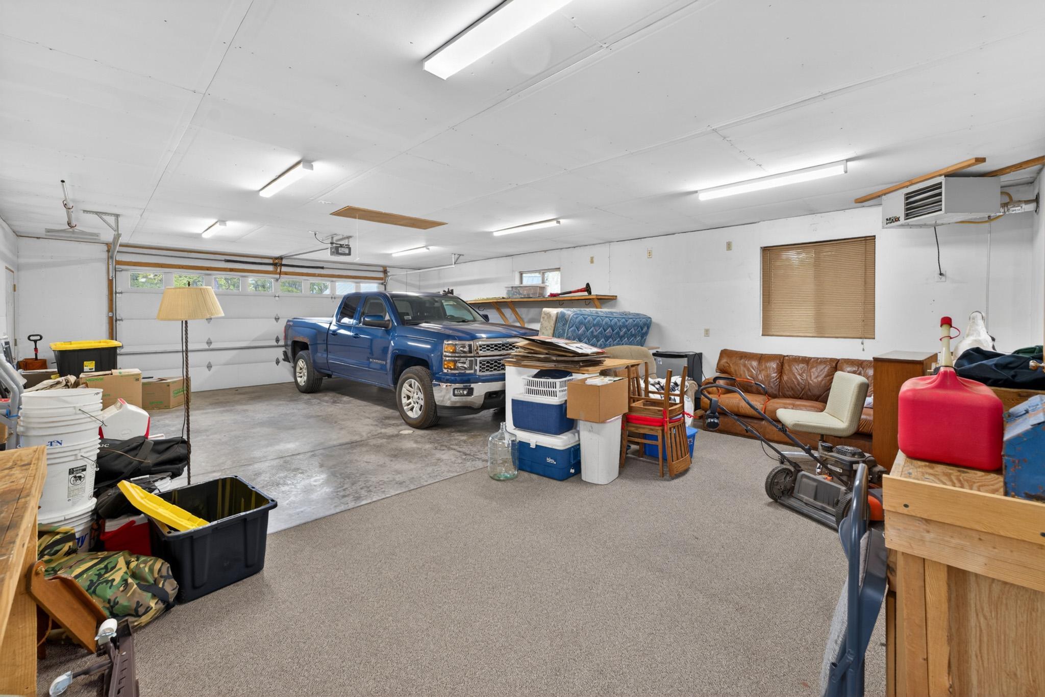 garage .jpg