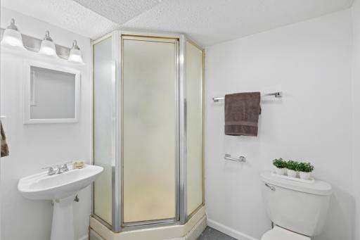 438 6th Avenue S, South Saint Paul, MN 55075
