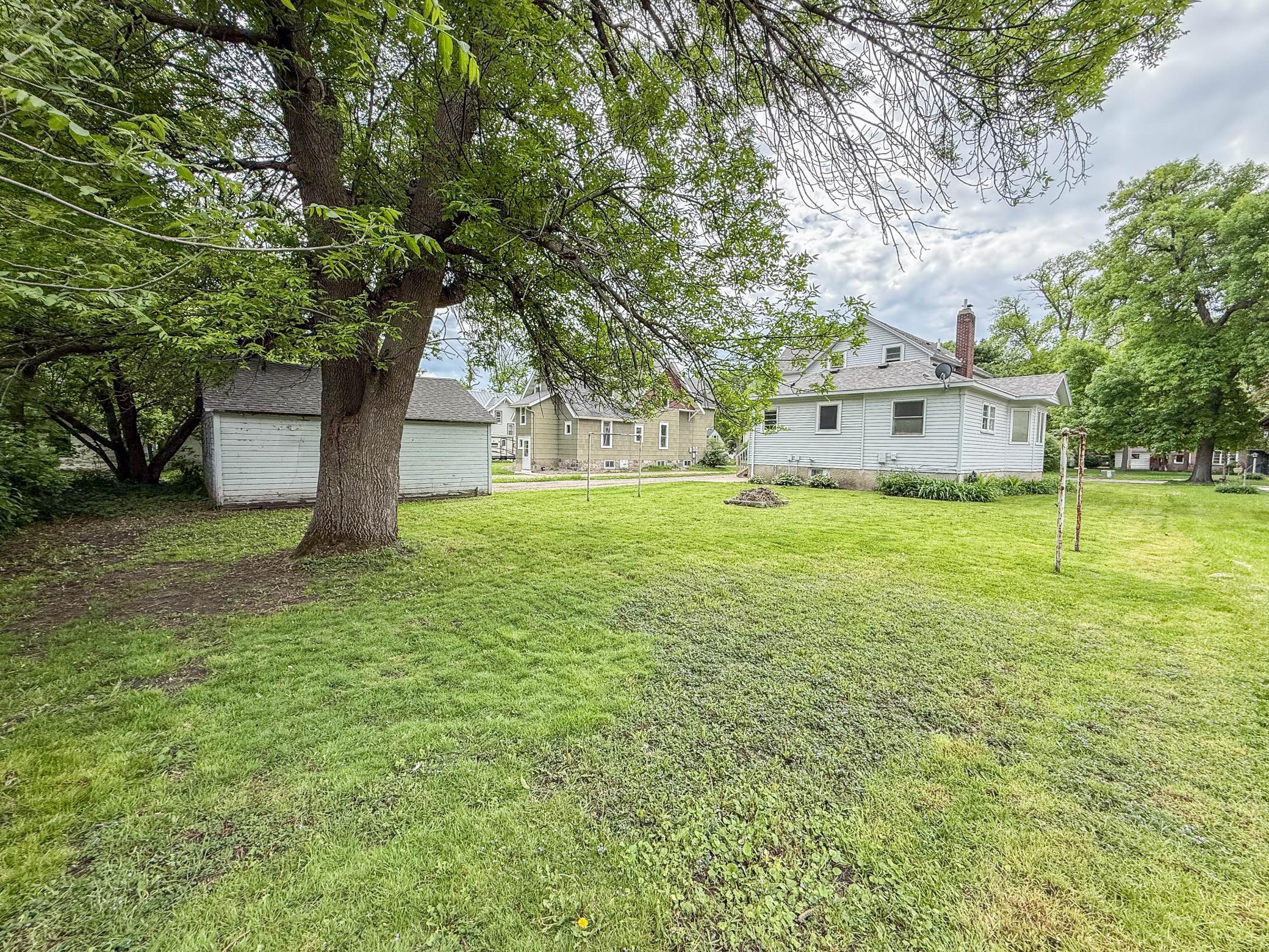 409 9th St SW - 6 Bed | 2 Bath