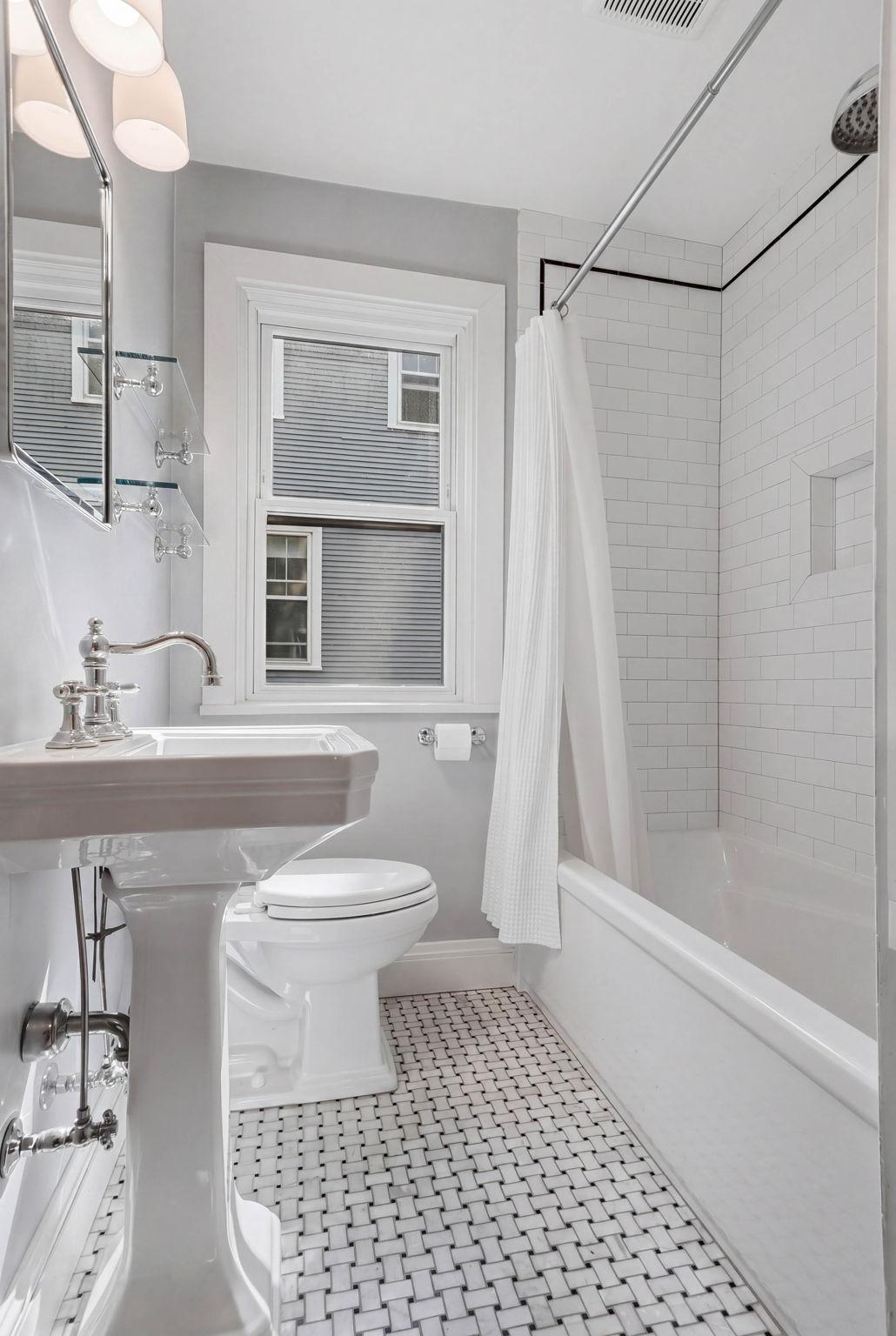 40-web-or-mls-DSC01327_declutter_0da0aa33.jpg