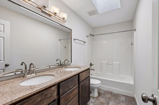 9994 Dunberry Circle, Eden Prairie, MN 55347