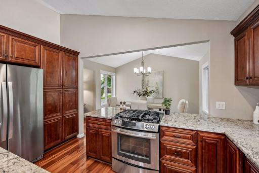 9994 Dunberry Circle, Eden Prairie, MN 55347
