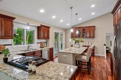 9994 Dunberry Circle, Eden Prairie, MN 55347