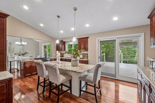 9994 Dunberry Circle, Eden Prairie, MN 55347