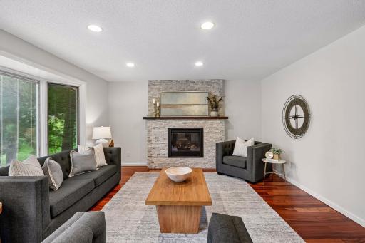 9994 Dunberry Circle, Eden Prairie, MN 55347
