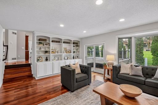 9994 Dunberry Circle, Eden Prairie, MN 55347