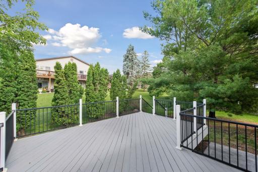 9994 Dunberry Circle, Eden Prairie, MN 55347