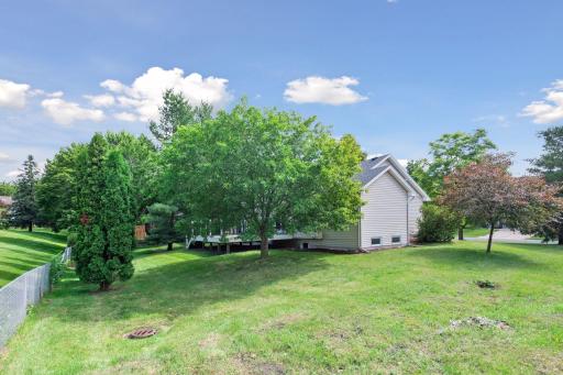 9994 Dunberry Circle, Eden Prairie, MN 55347