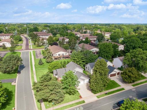 9994 Dunberry Circle, Eden Prairie, MN 55347