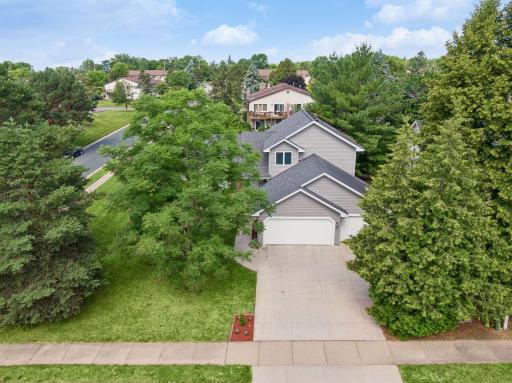 9994 Dunberry Circle, Eden Prairie, MN 55347