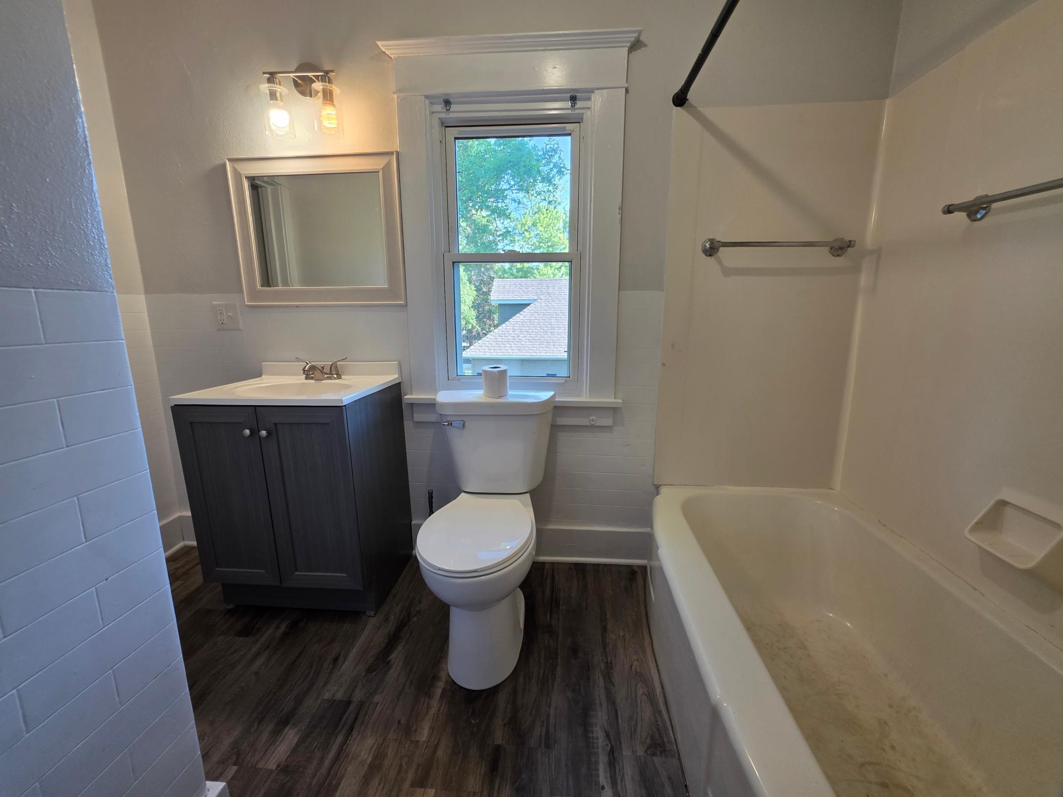 2nd Floor Full Bath
