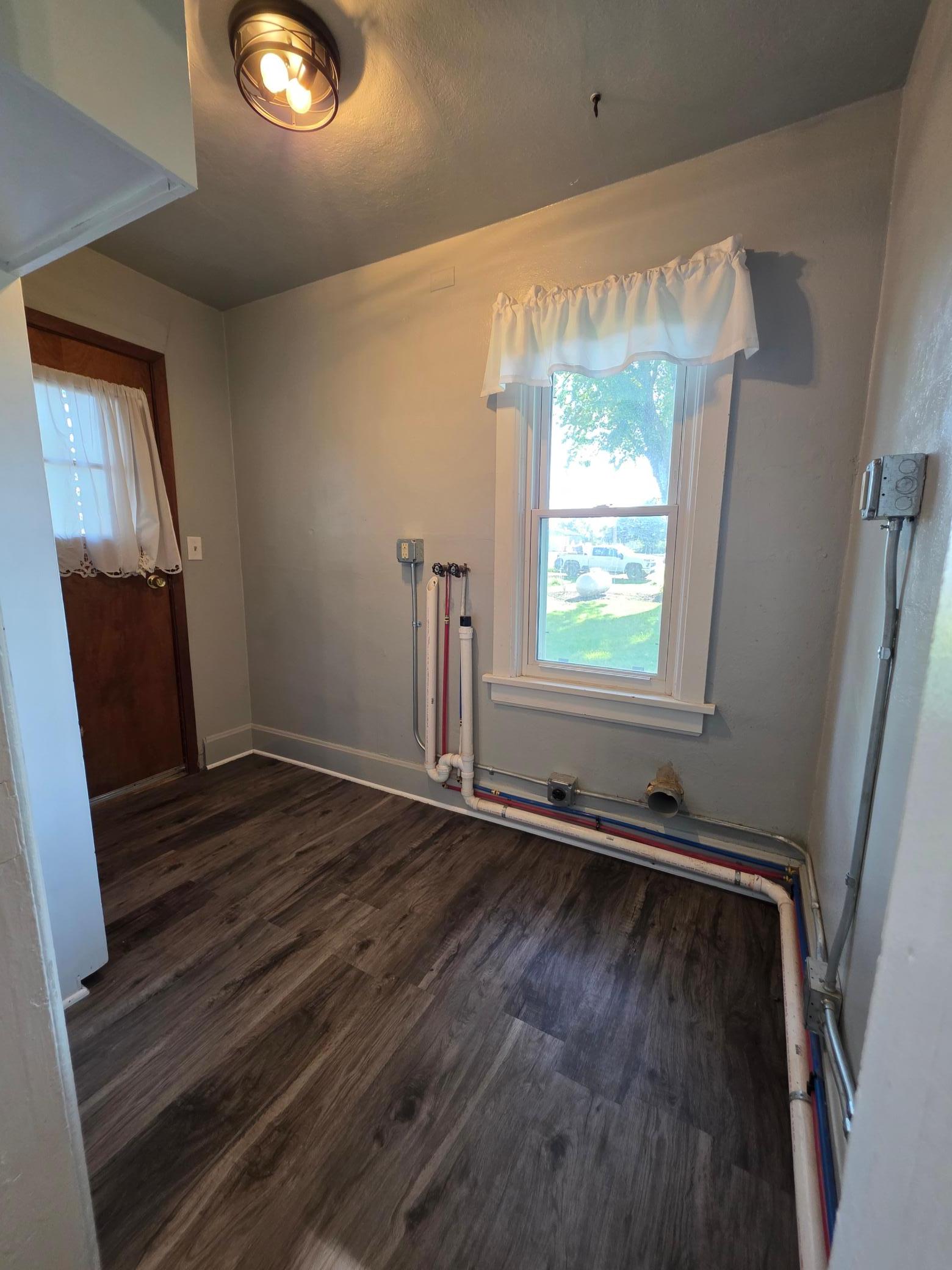Back Entry / Laundry Area