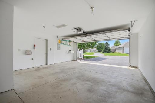 1906 Oak Tree Lane, D, Austin, MN 55912