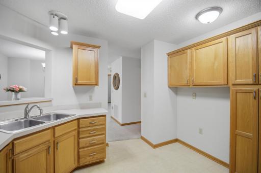 1906 Oak Tree Lane, D, Austin, MN 55912