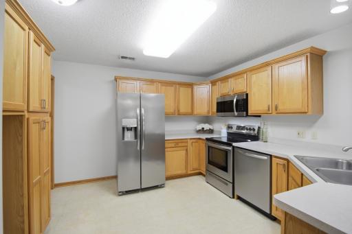 1906 Oak Tree Lane, D, Austin, MN 55912