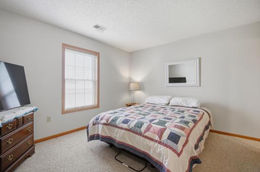 1906 Oak Tree Lane, D, Austin, MN 55912